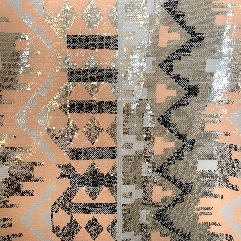 Sequin patterned top - Picture 3 of 4